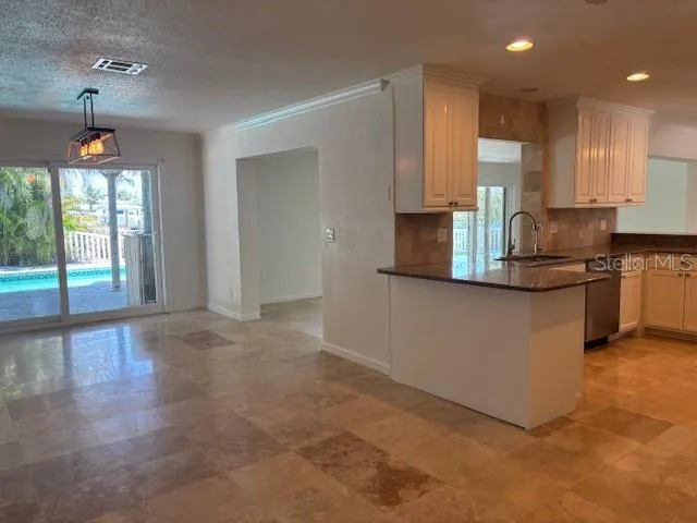 12055 4TH STREET E Treasure Island, FL 33706