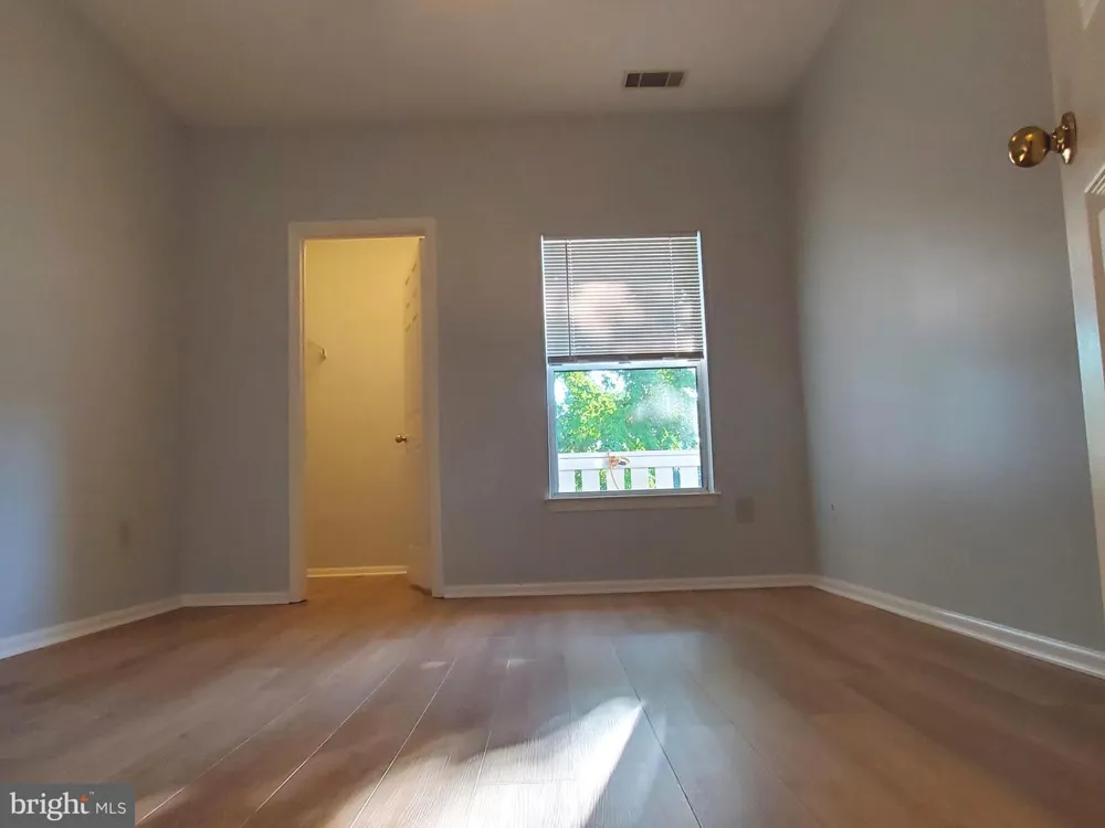 6005 ROSEBUD LANE #301 Centreville, VA 20121