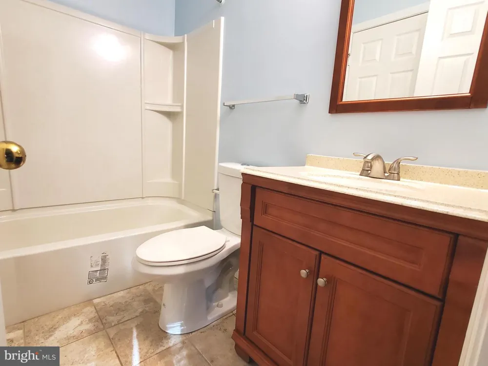 6005 ROSEBUD LANE #301 Centreville, VA 20121