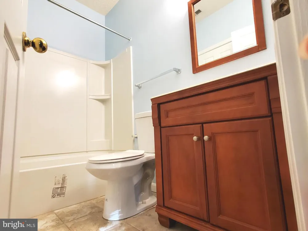 6005 ROSEBUD LANE #301 Centreville, VA 20121