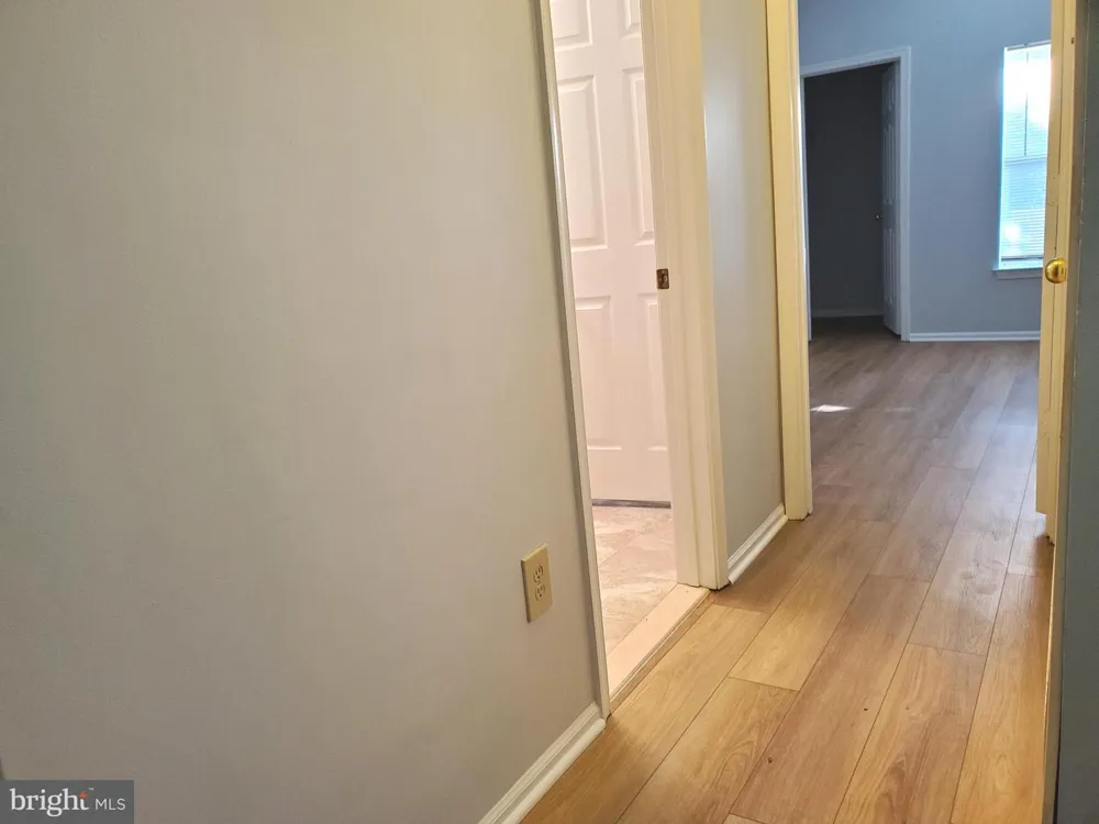 6005 ROSEBUD LANE #301 Centreville, VA 20121