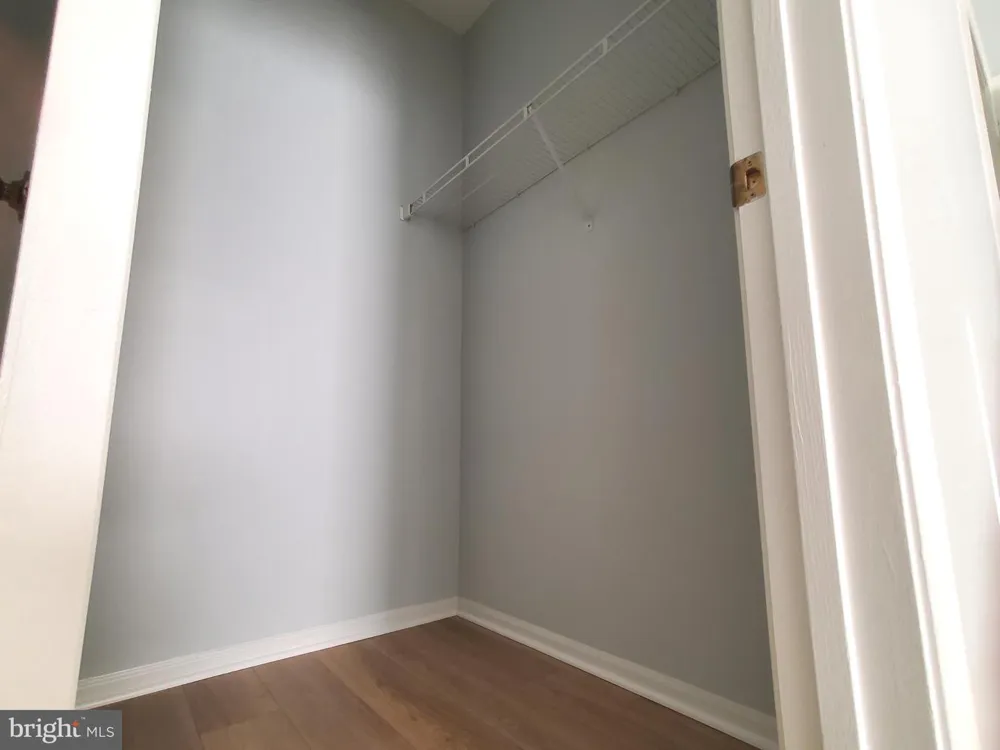 6005 ROSEBUD LANE #301 Centreville, VA 20121