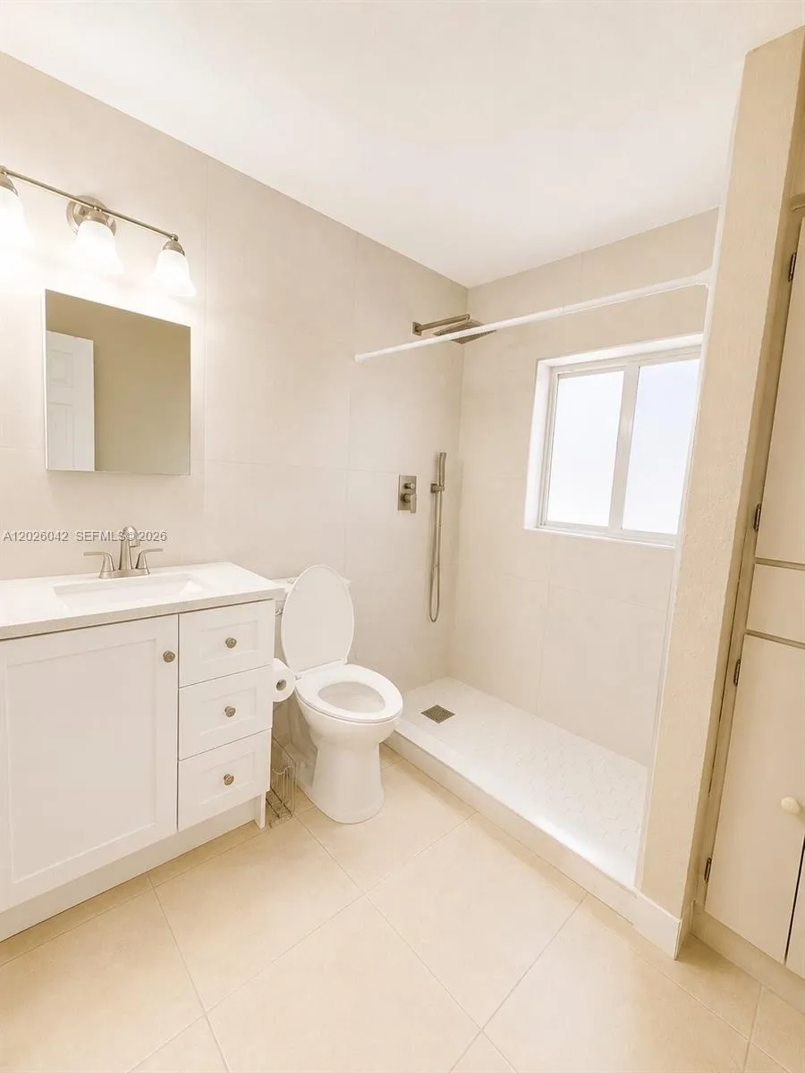 5551 E 4th Ave Hialeah, FL 33013