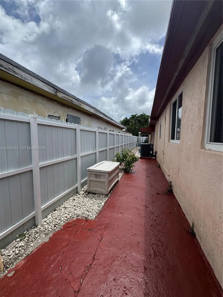 5551 E 4th Ave Hialeah, FL 33013