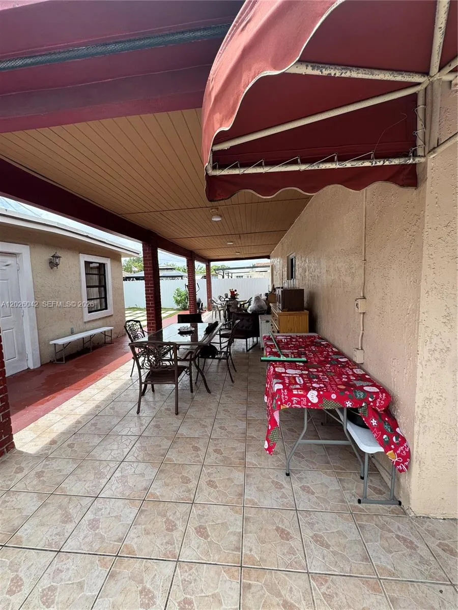 5551 E 4th Ave Hialeah, FL 33013