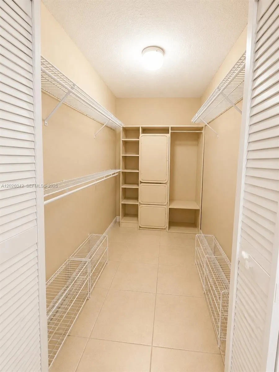 5551 E 4th Ave Hialeah, FL 33013