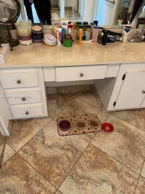 3701 Country Club Dr #706 Aventura, FL 33180