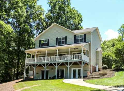 794 Riverwood Drive