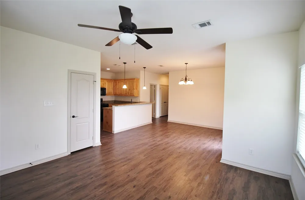 112 Bridle Court Mabank, TX 75143