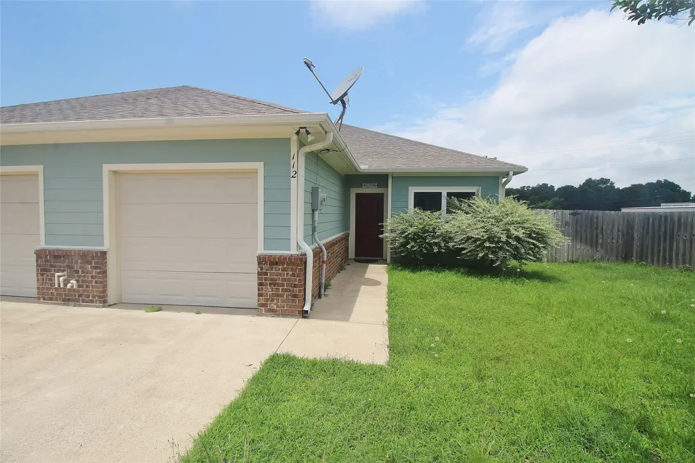 112 Bridle Court