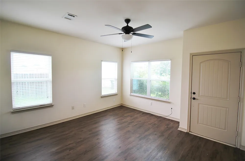 112 Bridle Court Mabank, TX 75143