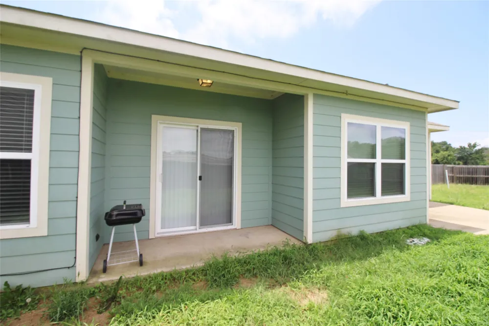 112 Bridle Court Mabank, TX 75143