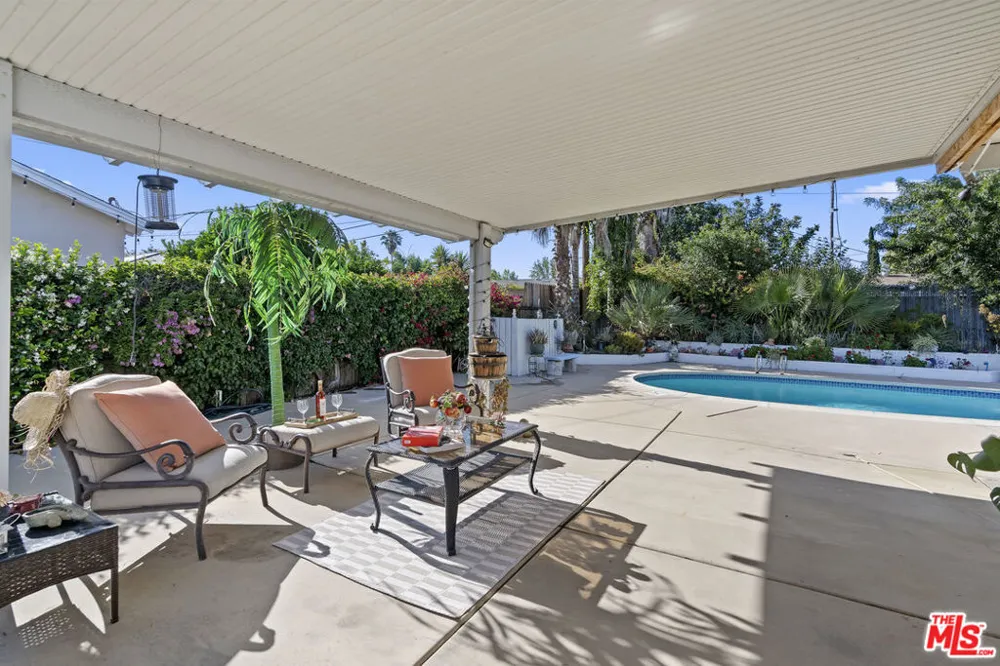 21829 Rodax Street Los Angeles, CA 91304