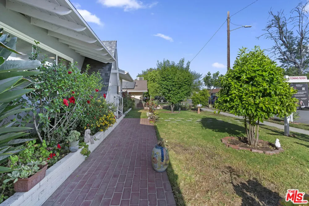 21829 Rodax Street Los Angeles, CA 91304