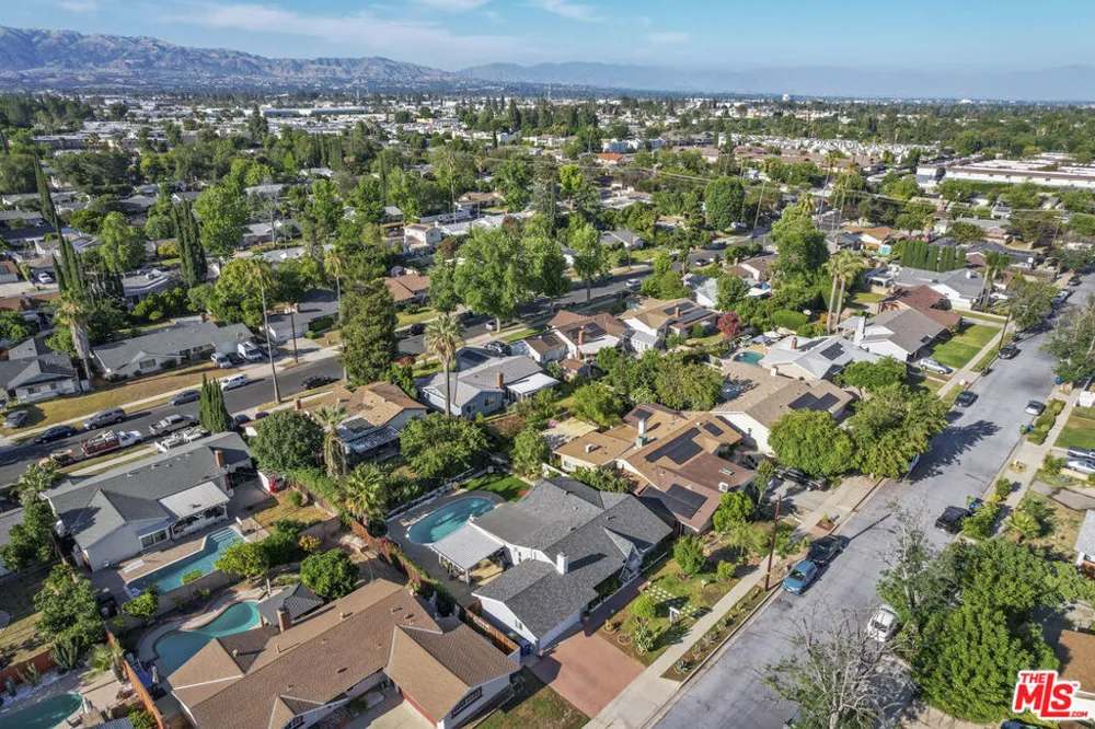 21829 Rodax Street Los Angeles, CA 91304