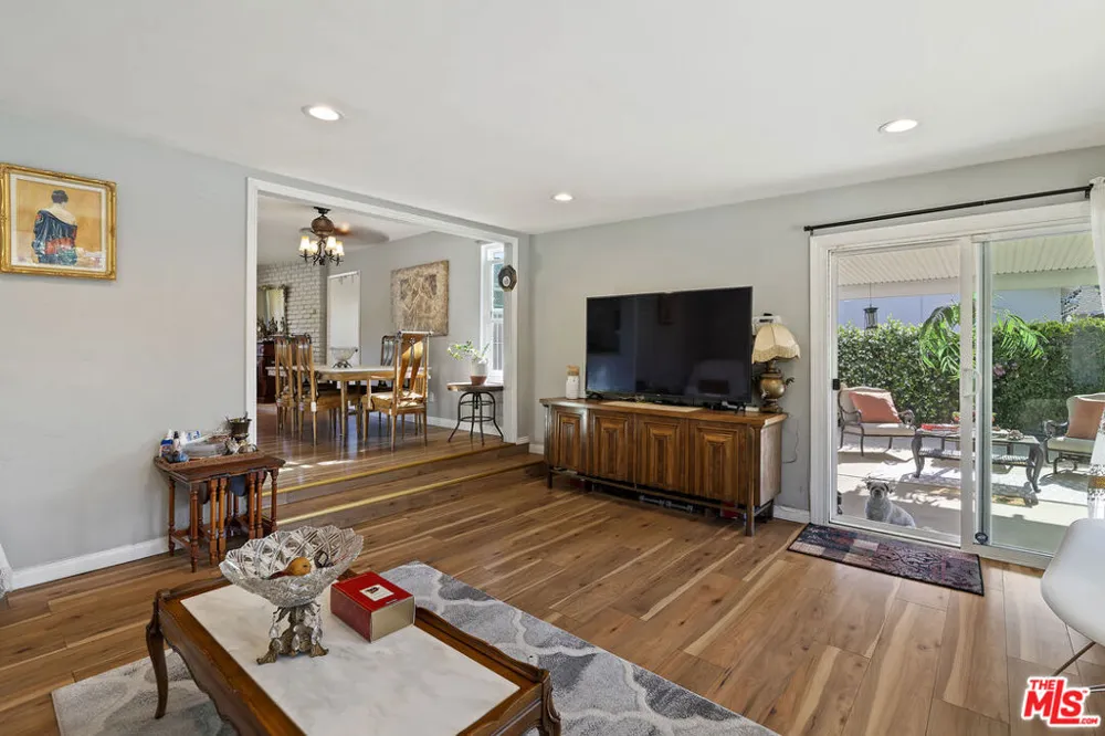 21829 Rodax Street Los Angeles, CA 91304
