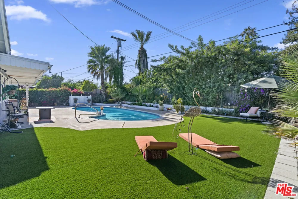 21829 Rodax Street Los Angeles, CA 91304