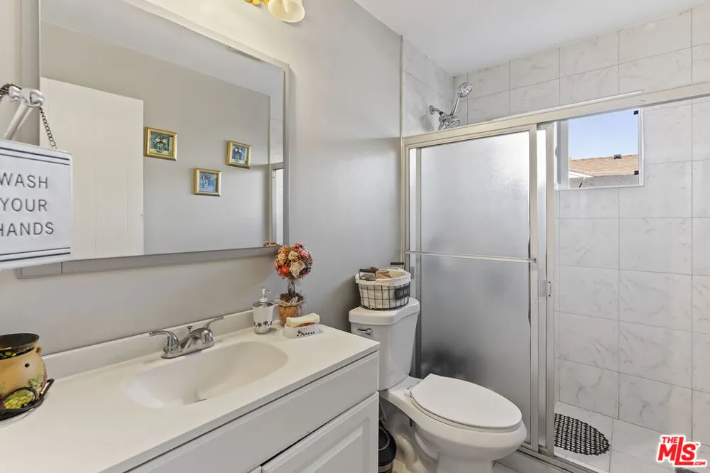 21829 Rodax Street Los Angeles, CA 91304