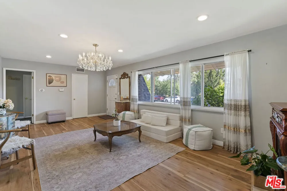 21829 Rodax Street Los Angeles, CA 91304