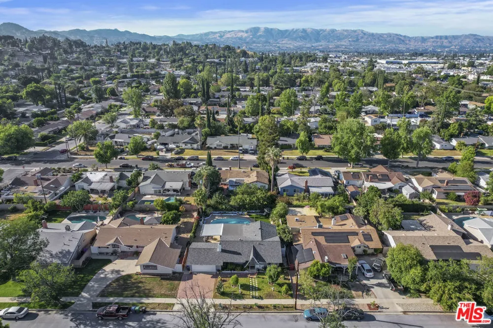 21829 Rodax Street Los Angeles, CA 91304