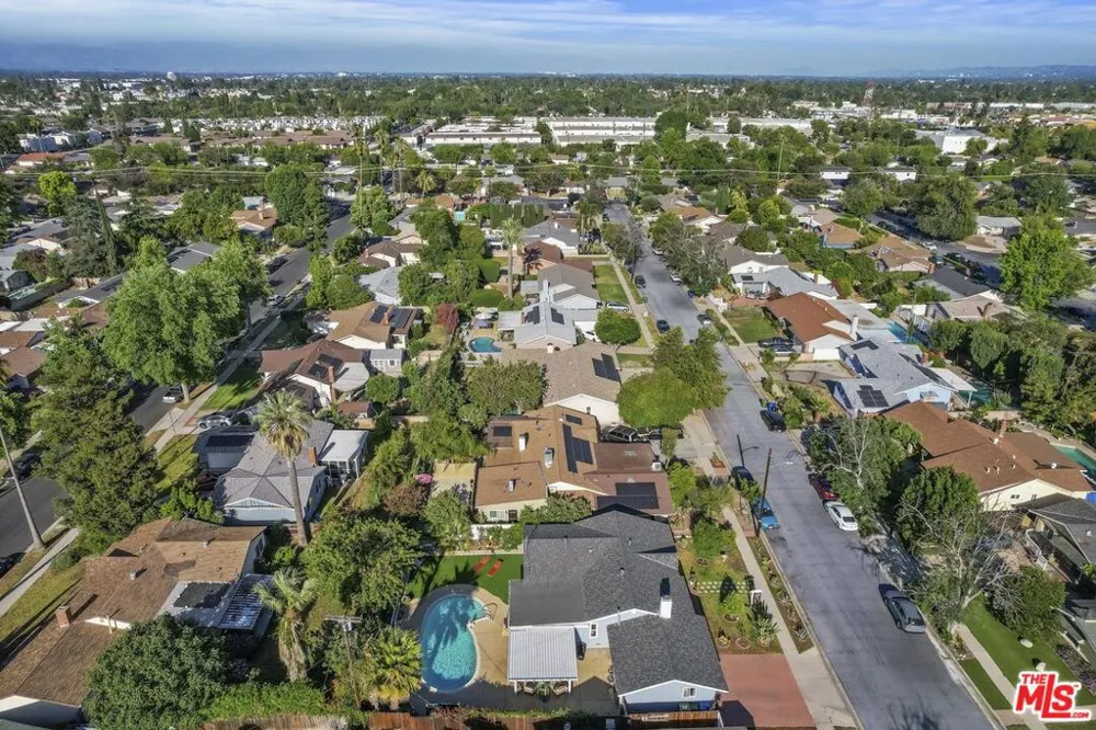 21829 Rodax Street Los Angeles, CA 91304