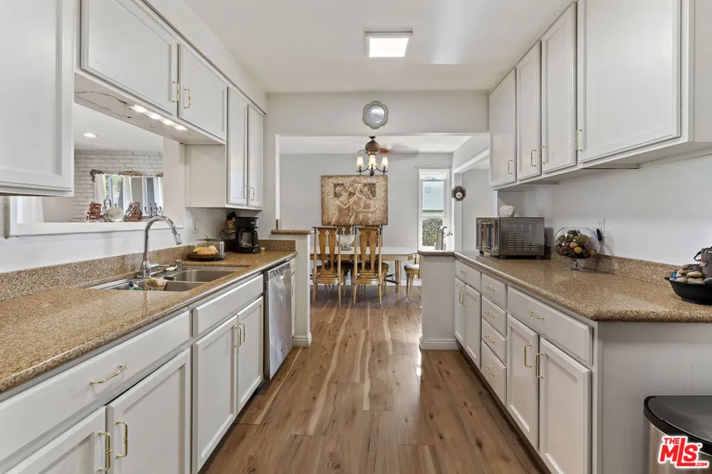 21829 Rodax Street Los Angeles, CA 91304