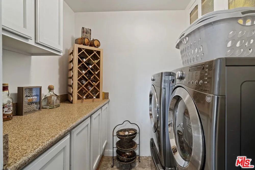21829 Rodax Street Los Angeles, CA 91304