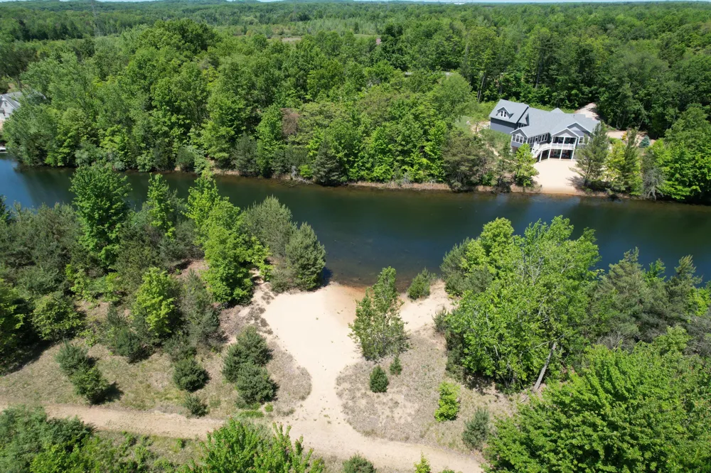 77524 Le Lac Drive Covert, MI 49043