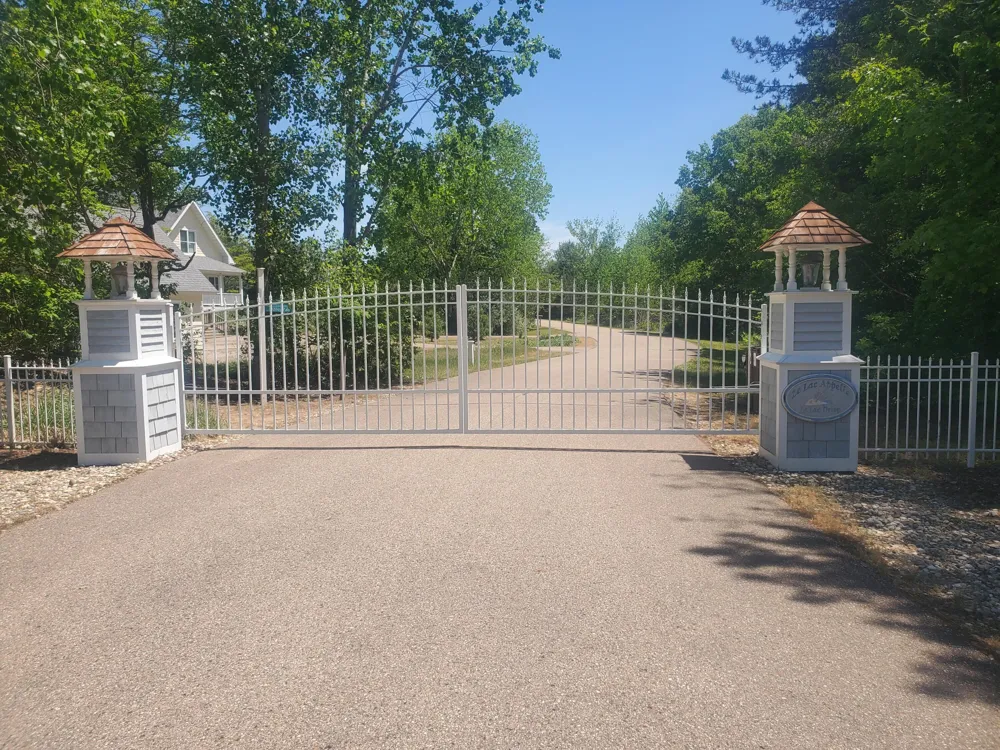 77524 Le Lac Drive Covert, MI 49043