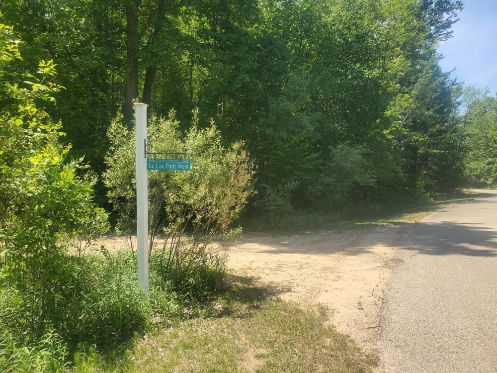 77524 Le Lac Drive Covert, MI 49043