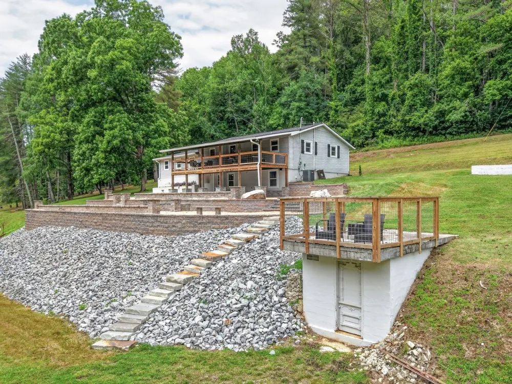 756 Shasteen Hollow Rd Lynchburg, TN 37352