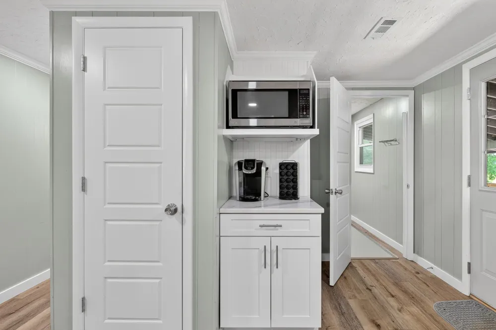 756 Shasteen Hollow Rd Lynchburg, TN 37352