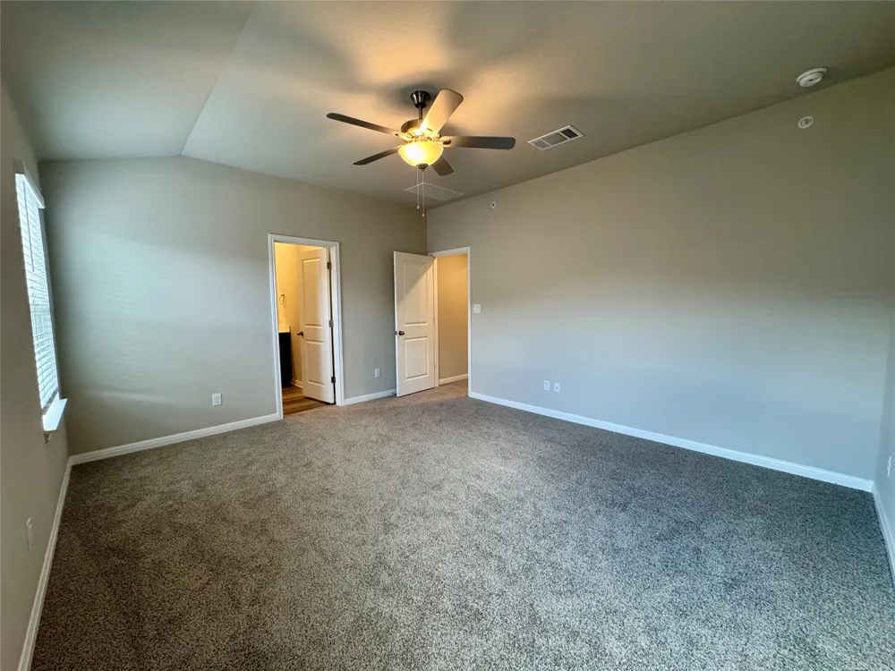 1850 Settlers Glen Drive #1402 Round Rock, TX 78665