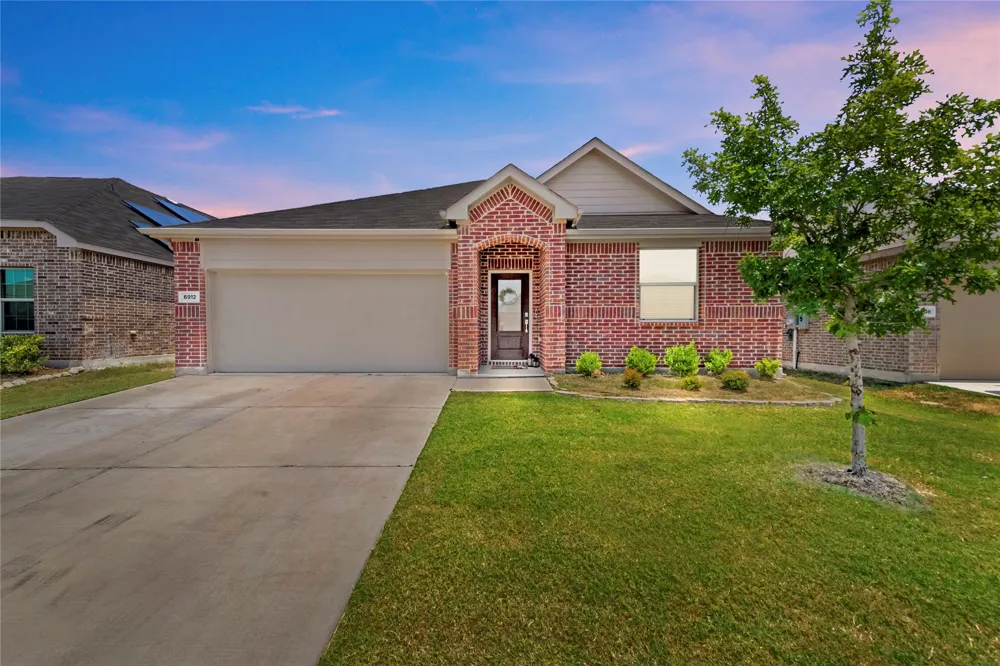 6912 Waterloo Lane