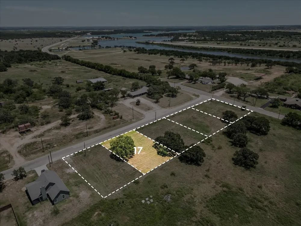 Oakwood Avenue Jacksboro, TX 76458