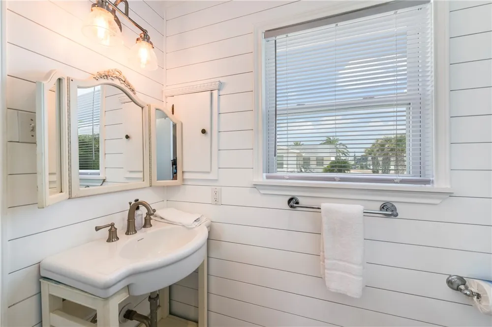 202 Trojan Street Port Aransas, TX 78373
