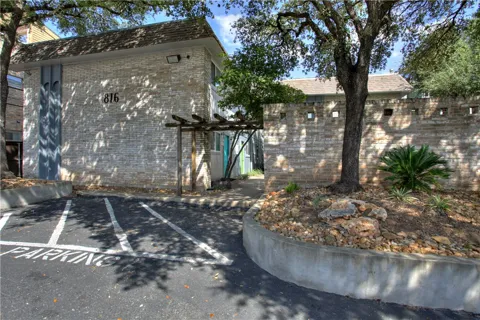 816 W North Loop Boulevard ##111