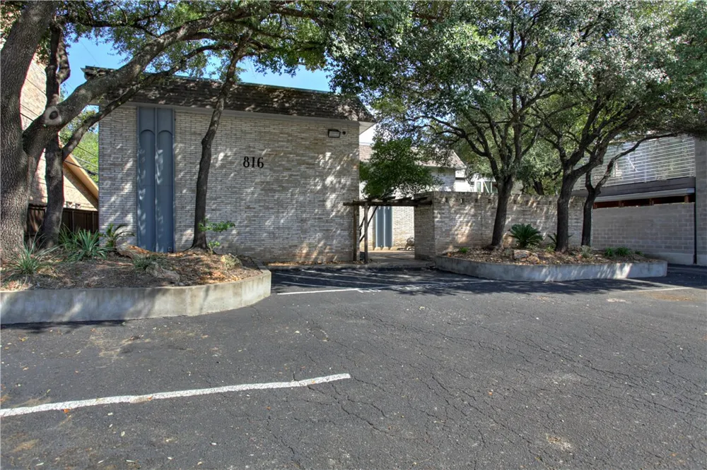 816 W North Loop Boulevard ##111 Austin, TX 78756
