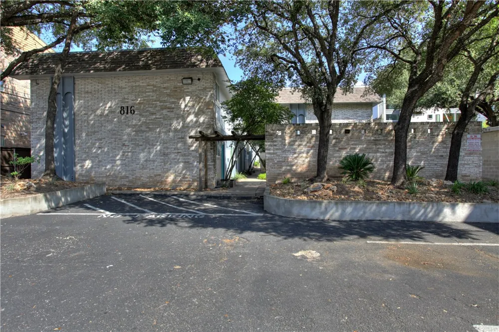 816 W North Loop Boulevard ##111 Austin, TX 78756