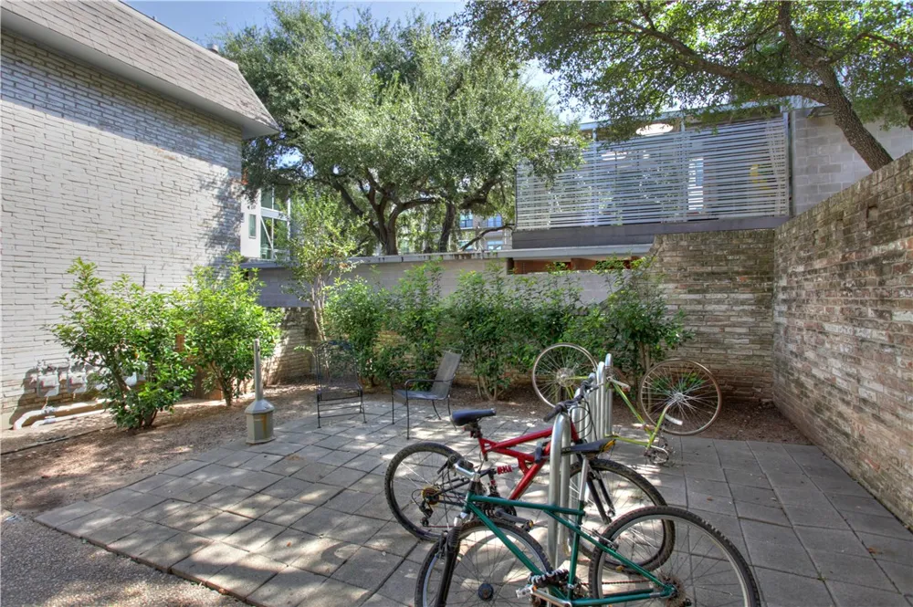 816 W North Loop Boulevard ##111 Austin, TX 78756