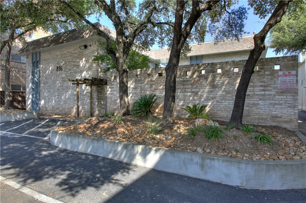 816 W North Loop Boulevard ##111 Austin, TX 78756
