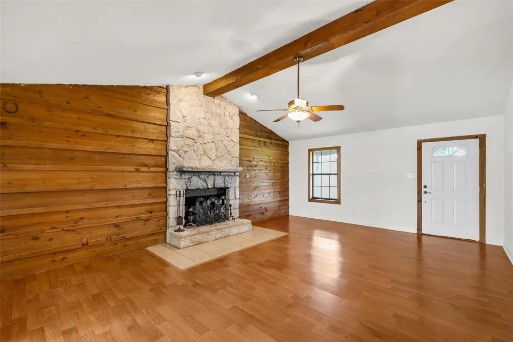 188 Baese Road West, TX 76691