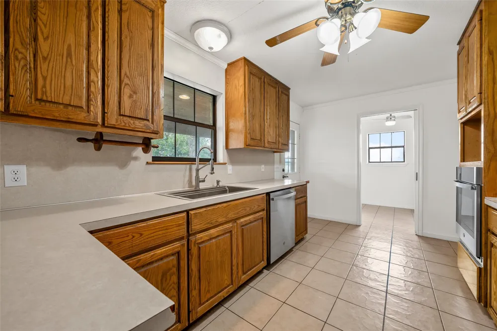 188 Baese Road West, TX 76691
