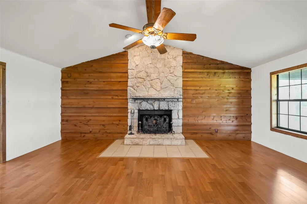 188 Baese Road West, TX 76691