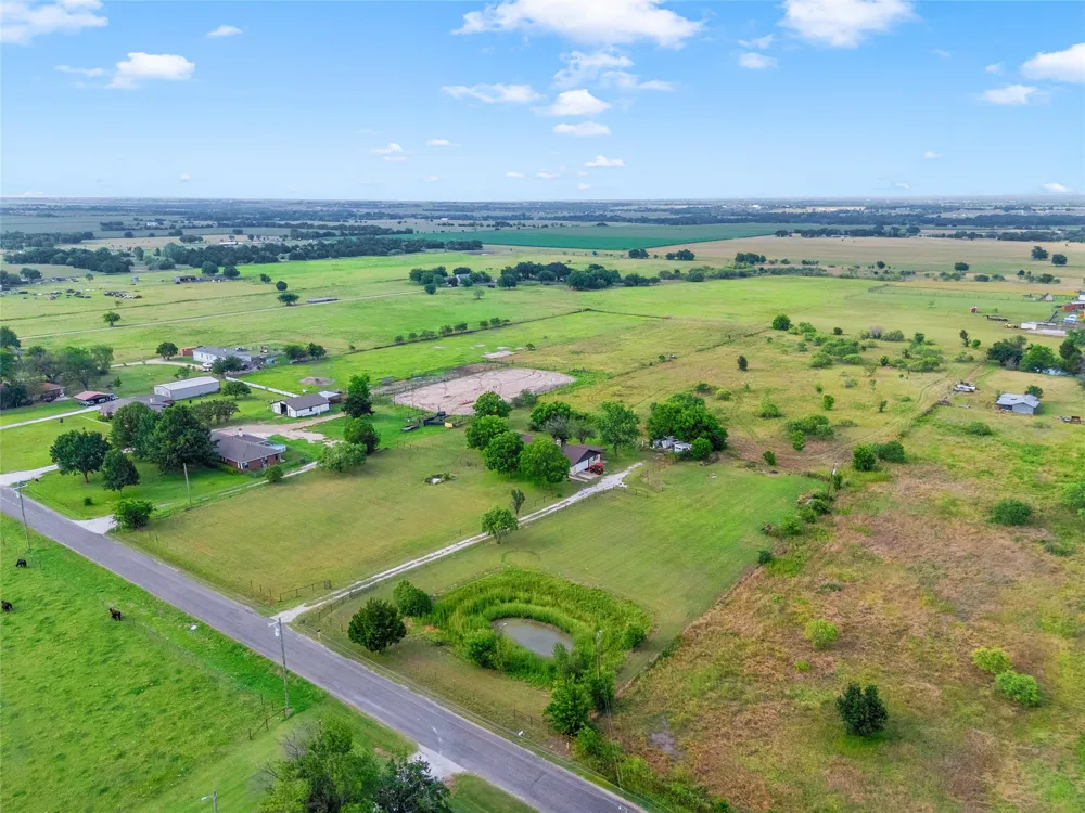 188 Baese Road West, TX 76691