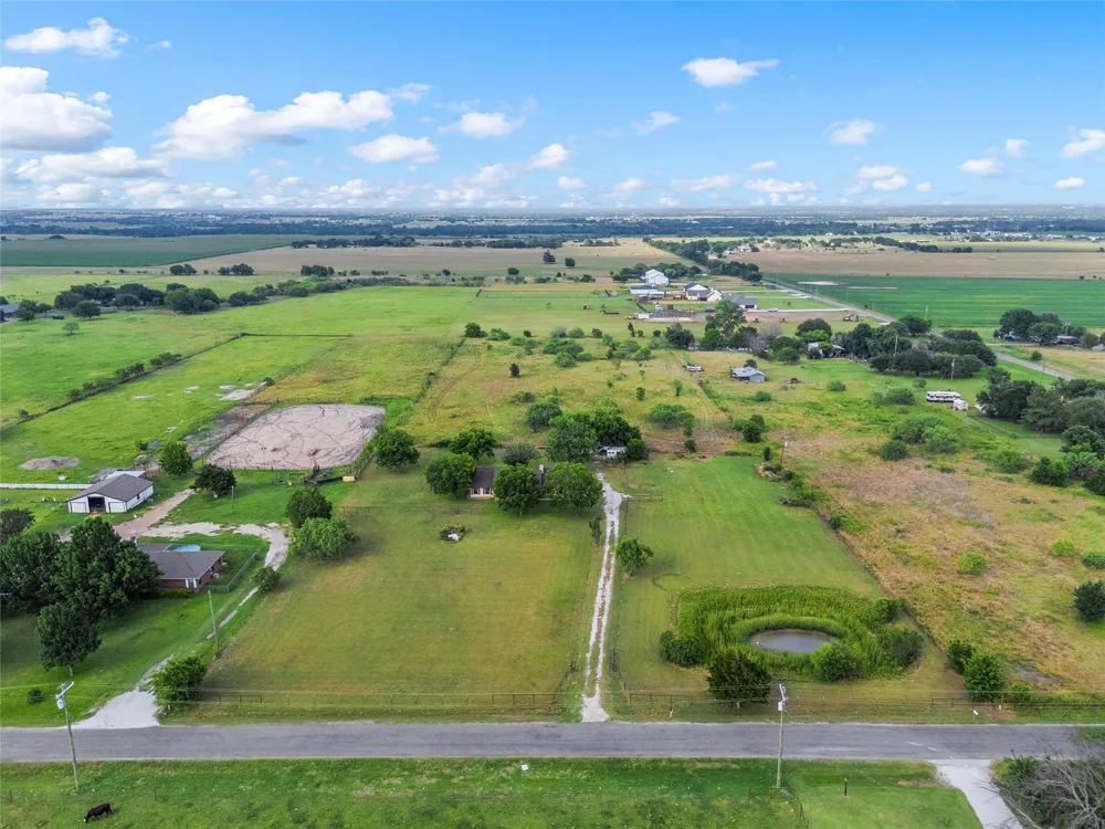 188 Baese Road West, TX 76691