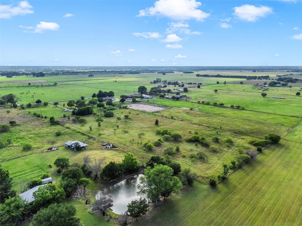 188 Baese Road West, TX 76691