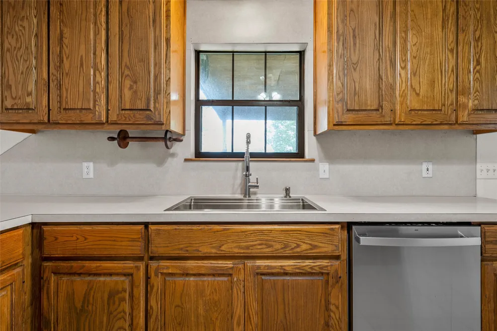 188 Baese Road West, TX 76691