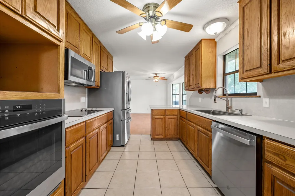 188 Baese Road West, TX 76691
