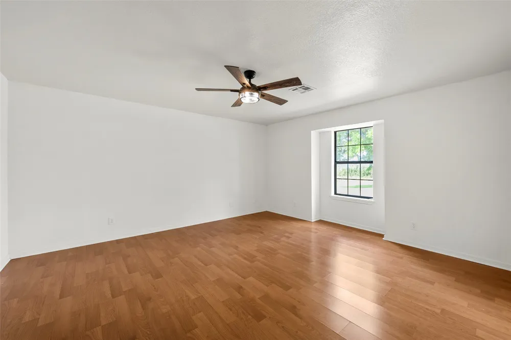 188 Baese Road West, TX 76691